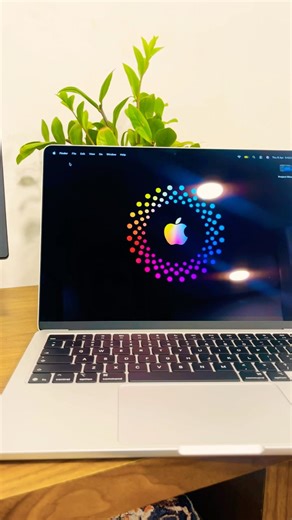 MacBook M5 😳#apple #macbookpro #mumbai #macbook #audio #iphone #macbookair #laptop #ai #tech #launc