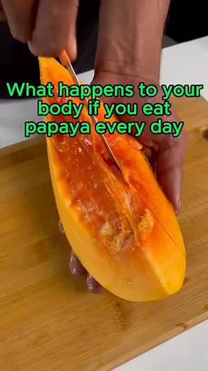 Why Eating Papaya Every Day Could Transform Your Health Papaya isn’t just a sweet tropical treat, it’s a powerhouse of vitamins, antioxidants, and enzymes that support digestion, boost immunity, and help you glow from the inside out. Adding papaya to your daily routine can help reduce inflammation, promote weight management, and keep your gut happy. Bullet Points – Main Benefits of Eating Papaya Daily Rich in Vitamins A & C to strengthen immunity and protect your skin. Packed with antioxidants t