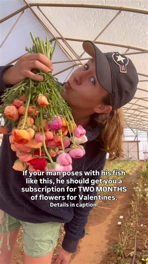 SkyGardens | West Texas Flower Farm on Instagram: "My, my, my we have quite the Valentines deal for TEN OF YOU. Grab our “That’s Ranunculus” shirt AND whatever spring subscription (more info below and on our website) variant you prefer and we will throw it in an “it’s Your breath in our lungs” tote bag and deliver on Valentine’s Day to your love. I’ll update the quantity of how many we have left on my stories and mark this offer as SOLD OUT on the top of this post when that happens. ❤️ If we hav