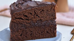 ¡La deliciosa y mágica Torta Matilda ahora en tu cocina! 🎂✨ ¡Hola a todos los amantes de la pasteleria y los fans de Matilda como yo pelicula que vi millones de veces con mi papa ! Hoy les traigo una receta que seguramente hará que sus corazones se llenen de nostalgia y alegría. 📚🍰 🎬 Inspirada en la famosa película "Matilda" basada en el libro de Roald Dahl, les presento la receta de la Torta Matilda. Una deliciosa y mágica creación que no solo conquistó el corazón de Matilda Wormwood, sino 