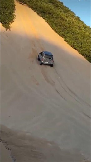 TR4 CLIMBING THE DUNE😨🔥#utv #offroad #4x4 #tr4 #pajerosport #sw4 #hilux #shorts #s10 #triton #ram