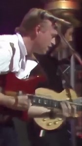 Mark King gives us a taste of “Mr. Pink” with just the intro and what a punch it carries. That slap groove, that syncopated bounce pure funk in a snippet. What word comes to mind when you hear that sneak peek?👇 By @level42official #sogrooveoficial #markking #level42 #mrpink #slapbass #funkbass #bassgroove #bassintro #bassplayer #bassistlife #bassmusician #basslove #basscommunity #groovemaster #lowendtheory #bassinspiration #bassvibes #bassistsofinstagram #fusionbass #bassicon #virtuosobass | Só