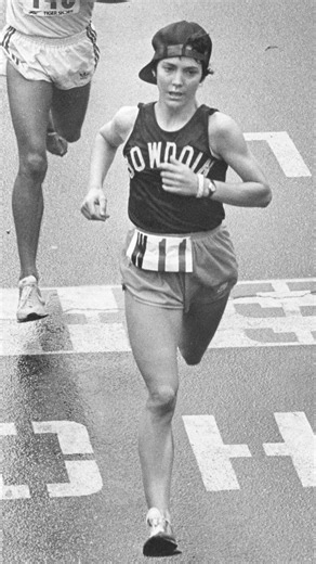 women in sport on Instagram: "Are women “strong enough” to run 26.2 miles on the Olympic stage!? was the question the world was asking… Joan Benoit Samuelson lined up in Los Angeles and ran with heart, grit, and fearless belief… She became the first-ever women’s Olympic marathon champion in 1984… She ran with quiet strength, without ego, letting her strides speak for her… She opened the doors so that millions of women could dream bigger, run farther, and know they belonged at the starting line… 