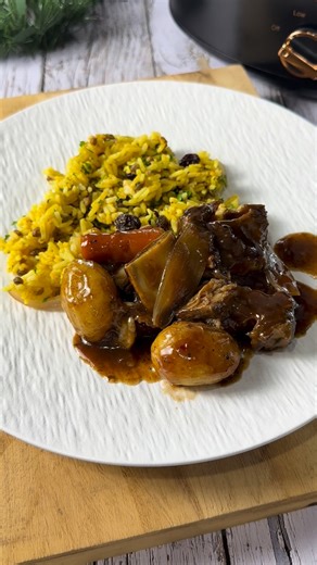 The Lazy Chef(TLC) on Instagram: "Nothing a plate of yummy hearty food and Solange can’t fix🤤🤤🤤 Recipes will be up this week🌸 #tsohangrephehe #dijotsarona #southafricanfood #festive #festivemenu #sundaykos"