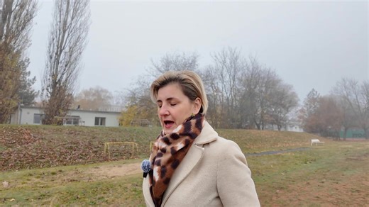 Új videósorozatot indítunk: Neumann Shot 🎥 Minden héten megismerhettek egy NJE-s kollégát, aki aktuális, inspiráló témákról beszél! Az első részben Dr. Kiss Tímea, egyetemi docens mesél szakmai tapasztalatairól és kutatási területeiről. Ismerd meg őt közelebbről!💡 Nézd meg a videót és kövess minket a következő epizódokért!👇 | Neumann János Egyetem