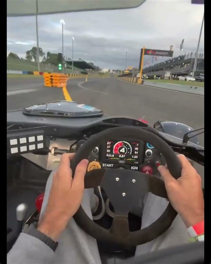 Ariel Atom 3.5 Roll Racing R32 GTR