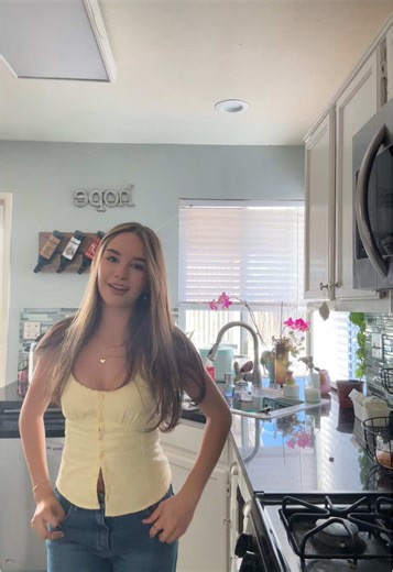 dropping my phone too much lately but anyways i love yellow