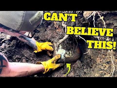 HEART STOPPING FIND! Unbelievable Discovery made while Antique Bottle Digging!