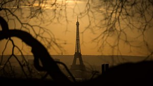 Survei: Warga Paris Rata-Rata Memiliki 19 Pasangan Seksual