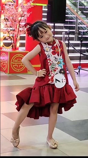 Elegant Kids Traditional Chinese Dress Fashion Show – Stunning Cultural Styles on the Runway