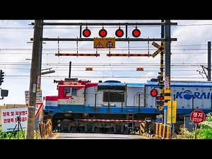 RailWay Korean Railroad Crossing. ITX-Saemaeul Train & Diesel locomotive EMD/Железнодорожный переезд