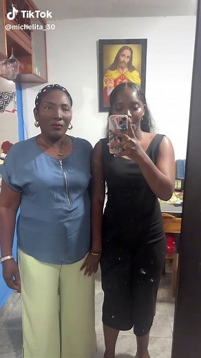 Un tik tok con mi mamá❤️😍👯‍♀️#mamaehija #mamita