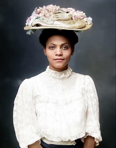 Victorian Woman in Color, Late 1880s | Photographed by Rufus W. Holsinger