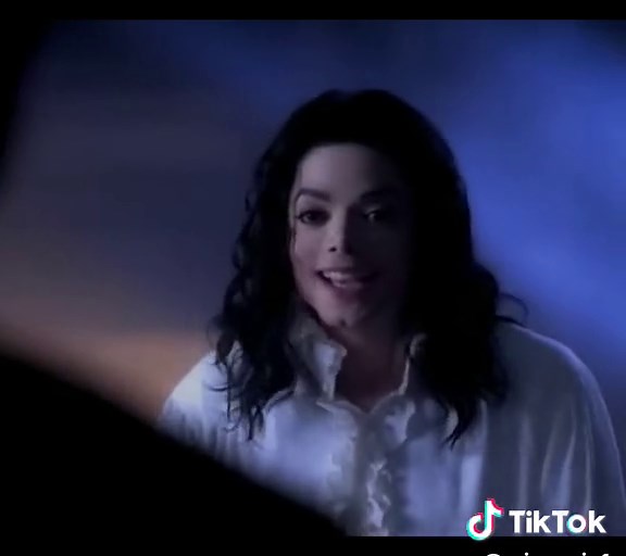 Michael Jackson Ghosts - Is It Scary?