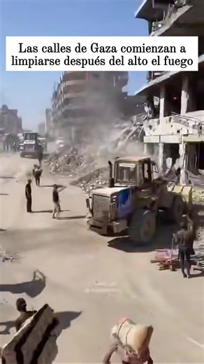 1.7M views · 81K reactions | La Municipalidad de Gaza comenzó hoy, día 11, a limpiar los escombros de las calles principales, como parte de los esfuerzos de recuperación temprana tras el acuerdo de alto el fuego después de dos años de incesantes bombardeos israelíes. @qudsn #palestinalibre | Resumen Latinoamericano Contrainformación | Facebook