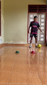 Soccer Dribbling Skills Tutorial for Beginners