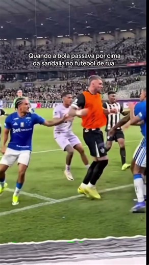 Quando a bola passava por fora da trave: #sl9 #futebol #jogadordefutebol