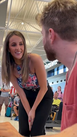 An airport piano performance turns into a saxophone duet
