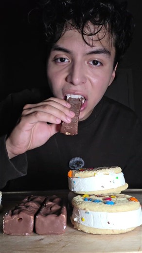 Eating ice cream before bed