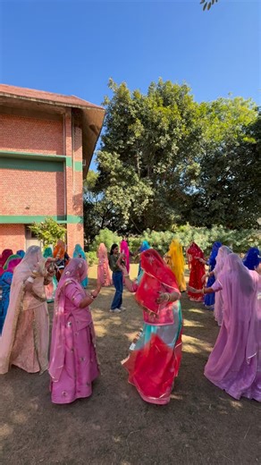 Renu Rathore Khangarot on Instagram: "Nakhrali ghoomar with devrani sa & jethani sa🥰"
