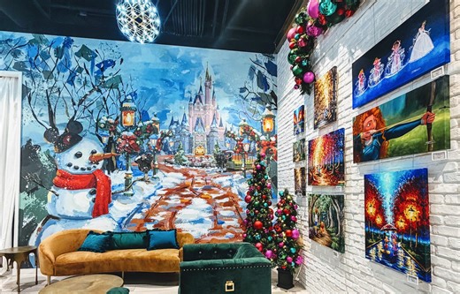 New holiday art gallery opens in Disney Springs