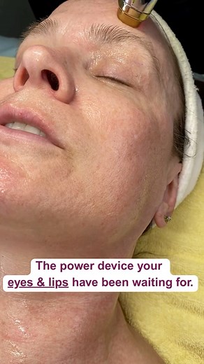 I’m excited to share another look at the Eye & Lip Pro because this little device continues to blow me away. 👀💋 If your eyes are looking tired or your lip lines are starting to show up a little louder than you’d like… this is the tool I reach for every single time. EMS lifts and firms, RF softens those smile lines, red LED brightens, and the gentle vibration helps wake everything up. It’s like giving your eyes and lips their own mini spa moment at home. If you’ve been curious or waiting for th