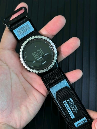 1 Strap, All Styles. The Quick-Release Secret. Why can one strap fit different watches? The key lies in its quick-release design. Crafted from durable nylon, it lets you effortlessly switch between various styles. #howto #tutorial #smartwatch #amazonfinds #amazfittrex2 hemsut watchreview wearabletech suunto