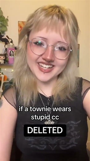 if a townie wears.. | the sims 4 | #thesims4 #shorts #sims4