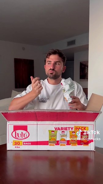 This week’s snacks were all over the place #snackunboxing #snackbox #prunboxing #foodinfluencer