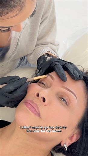 a high arch for a high brow bone! brows literally took years off her age 😍