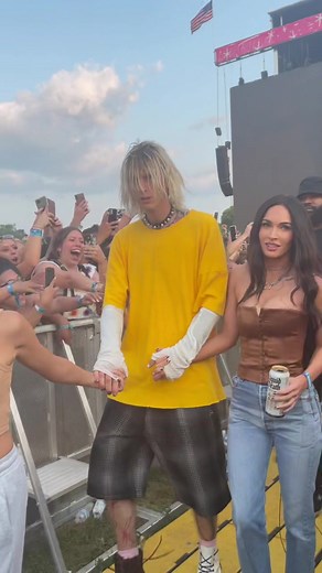 mgk and megan fox at lollapalooza #mgk #meganfox #SummerMashup #lollapalooza #HPRadicalReuse #WelcomeBack