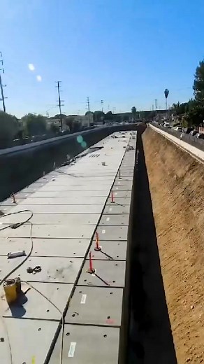 🚧 Timelapse: Building a Tunnel Road! #civilengineering #theconstructor #civilengineer #civilconstruction #tunnelconstruction #roadtunnel #infrastructureprojects #timelapse #geotechnicalengineering #undergroundconstruction #engineeringmarvel Image/Audio Courtesy: Unknown DM for credit or removal requests. Use intended only for knowledge and information purposes. | The Constructor - Civil Engineering Home