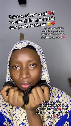 Ce soir, mon cœur est vraiment lourd… 💔 Voir les statuts remplis de mamans aujourd’hui m’a fait réaliser encore une fois le grand vide dans ma vie. J’ai perdu ma maman alors que j’étais encore toute petite. Je n’ai même pas eu le temps de profiter pleinement de son amour, de sa présence, de ses conseils… Et comme si cela ne suffisait pas, la vie m’a aussi enlevé mon papa. Lui qui était mon seul espoir, mon soutien, mon repère… mon Pythagore, celui qui guidait mes pas et me donnait la force d’av