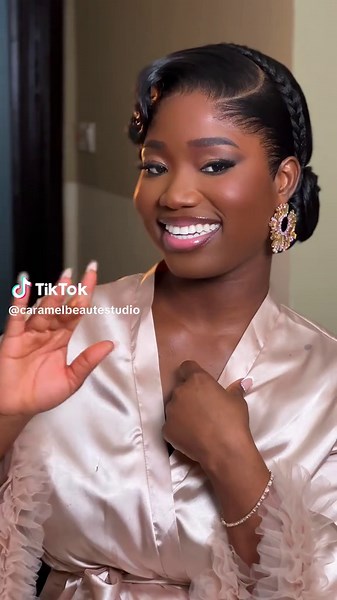 Soft,Radiant and Timeless😍😍 Barbara was an absolute vision! Such a happy CBS bride✨✨ • @caramelbeaute.studio @posh_hair_gh