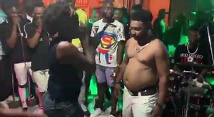Provocation! On provoque toujours les jaloux? 🔥🔥😂 Robinio Mundibu Voir le clip ici : https://mbote.cd/decouvrez-le-clip-du-generique-bina-na-nga-de-robinio-mundibu/ | Mbote