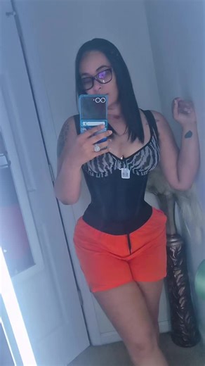 This deluxe waist vest is snatching me quietly but effectively!🔥 Perfect for back support, better posture, and keeping that core engaged whether I’m at the gym or running errands. Everyday wear, everyday snatch. @Fashion Dollz Boutique #️⃣ #WaistVest #SnatchedAndSupported #CoreEngaged #FitTokFinds