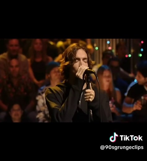 Incubus Live 2002 — Pardon Me (Classic Rock Performance)