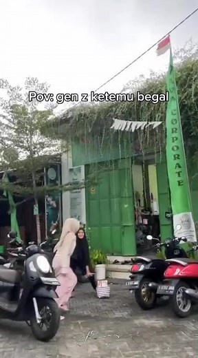 Java Store bukan sekadar toko souvenir — kami membantu kamu menciptakan momen yang tak terlupakan.