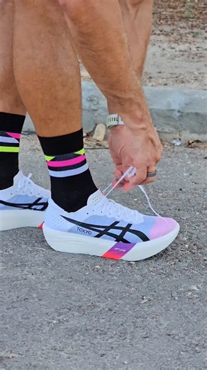 Run Shoe Bible on Instagram: "Asics Metaspeed Ray💨 A feather-light rocket that fuels longer, faster strides for your fastest races yet 🏁👟💥 📽 @run_shoe_bible #asicsmetaspeedray #runshoebible #asicsrunning"