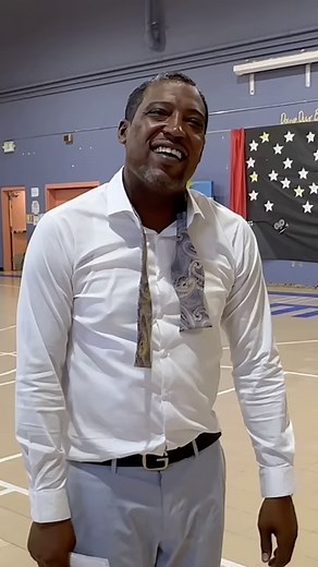 Central Park Elementary School Principal Rafiq Vaughn's bowtie didn't survive the first day, but he wasn't the only one who walked into school in style. | Birmingham City Schools