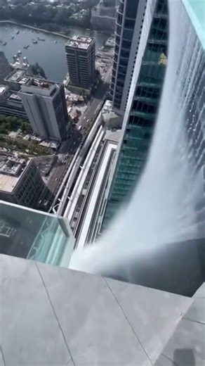 Calm Rooftop Swim Turns Into Sudden Drop — Everyone Screams 😨💦