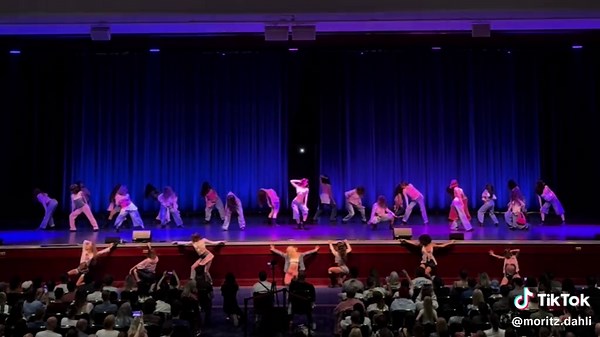 Choreography Performance by 29 Amazing Dancers