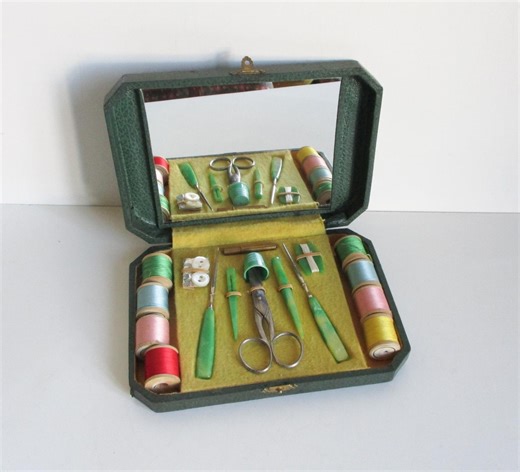Antique French Sewing Box 1950s, Scissors Needle Set, Vintage Green Box, France Trousse Boite Couture Cuir - Etsy Canada