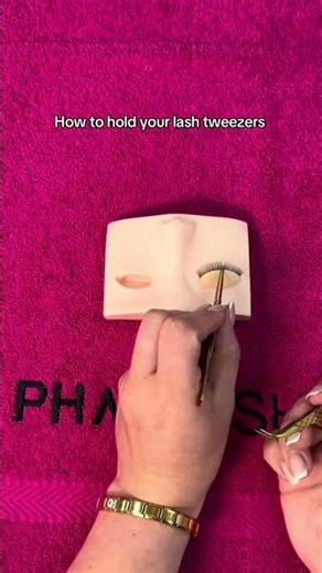 How to hold your lash tweezers 💗 #lashes #LashExtensions #phatlash #lashproducts