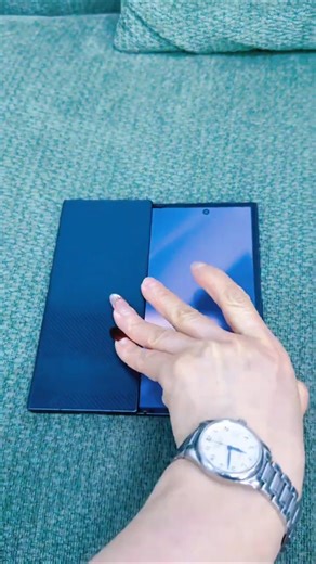 Samsung Galaxy Z Trifold Hands-on: Let's Experience How to Fold and Unfold Most Premium Foldable!!