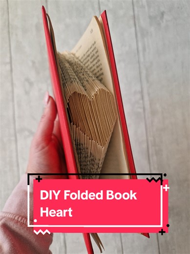 In this month's Craft Club kit you'll learn book folding! What's special about my book folding is you'll be using waste paper left over from my notebooks, AND you'll make your own COVER to display it! But don't miss out, this kit is only available until Jan 22 when it will be dispatched. What's in the box? Book paper Bone folder (plastic) Wooden ruler Pencil Glue stick Board Red paper Step by step instructions with colour photos Craft Club is a monthly subscription which you can cancel at any ti