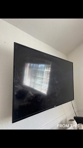 Effective TV Screen Cleaning Methods using Water and a Microfiber Towel