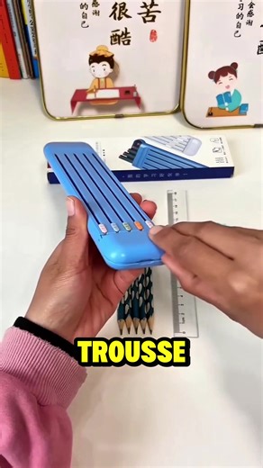 La Trousse D’École Incroyable Des Enfants En Chine