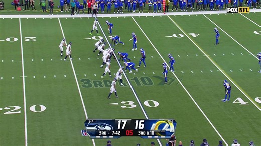 Jaxon Smith-Njigba's lateral to Charbonnet mirrors the duo's trick play vs. Lions on 'MNF'