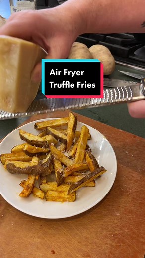 The Breville Combi Wave 3 in 1 can really do it all — Air Fryer, Convection Oven, and Microwave! Here we test the air fryer while making truffle fries. 🥔🍟 #breville #airfyer #trufflefries